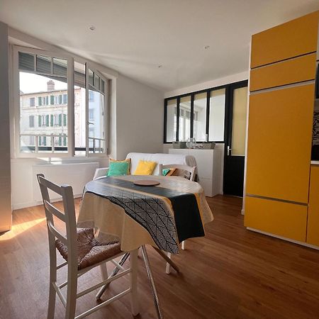 Appartement Lumineux 1 Chambre Au Coeur De Saint-Jean-De-Luz, Proche Plage Et Halles - Fr-1-239-890 Exteriör bild